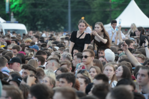 Почему в Петербурге в разгар третьей волны прошли «Алые паруса» и как это может отразиться на эпидемии